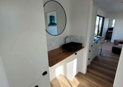 container-homes-brisbane-luxury-container-homes_bathroom 1